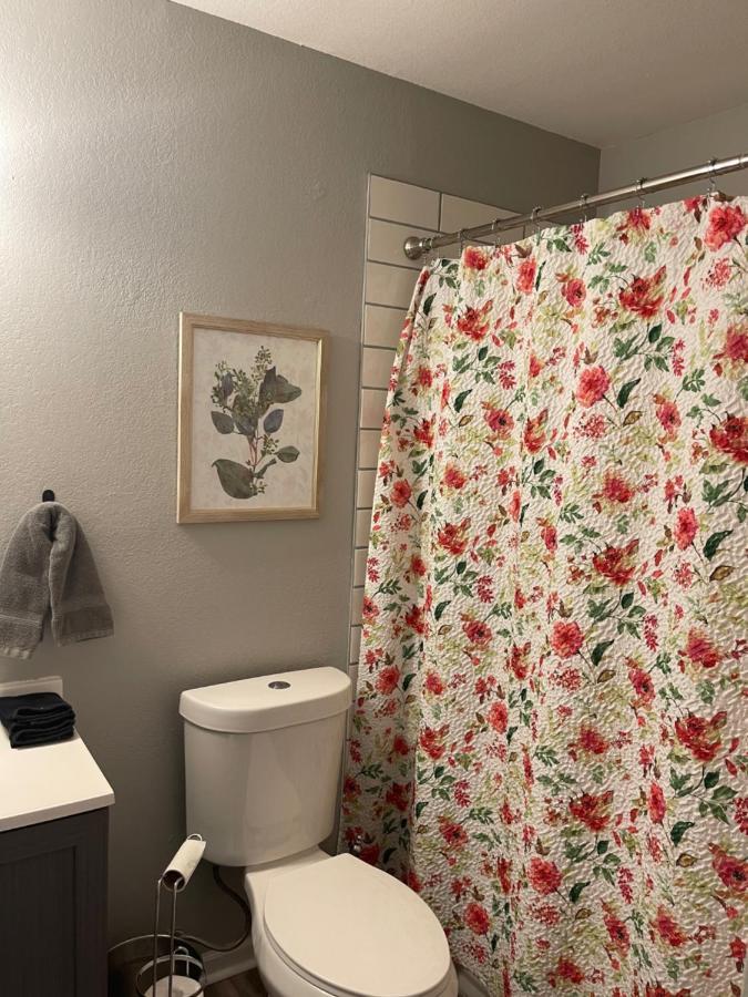The Deannie Apt #6 - Simple And Homey 2Bd W/ Wifi Hamilton 外观 照片